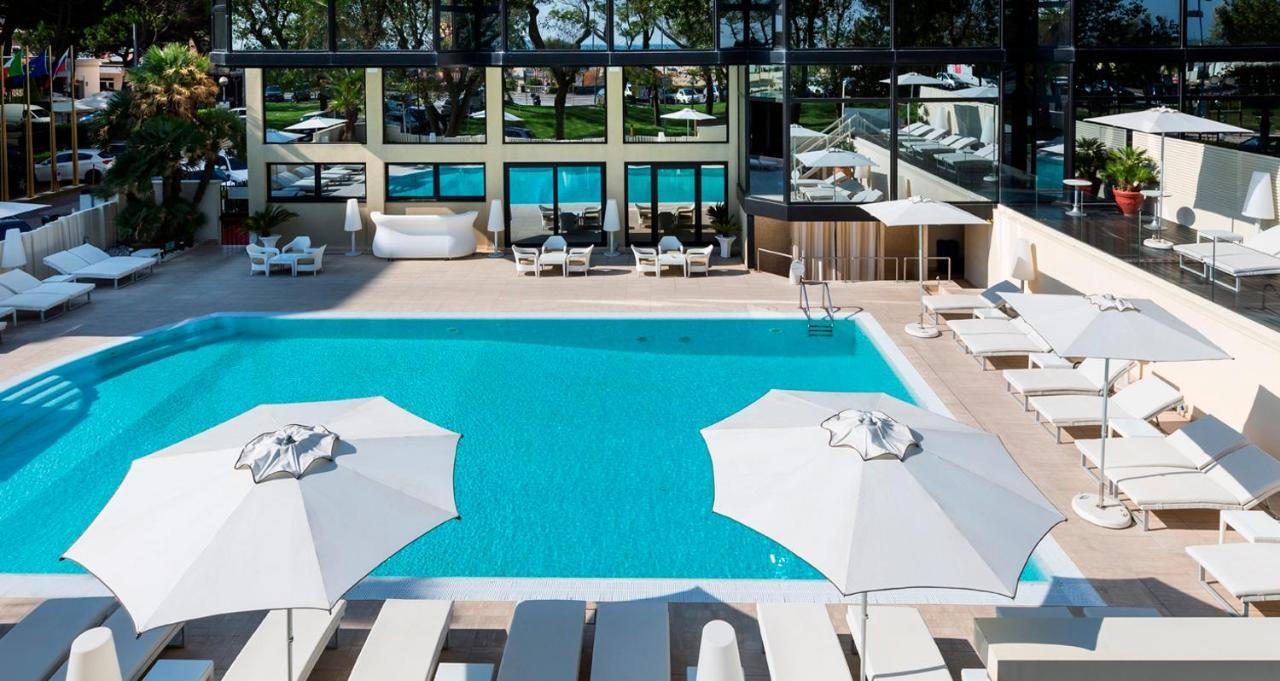 Hotel Sporting Rimini Esterno foto