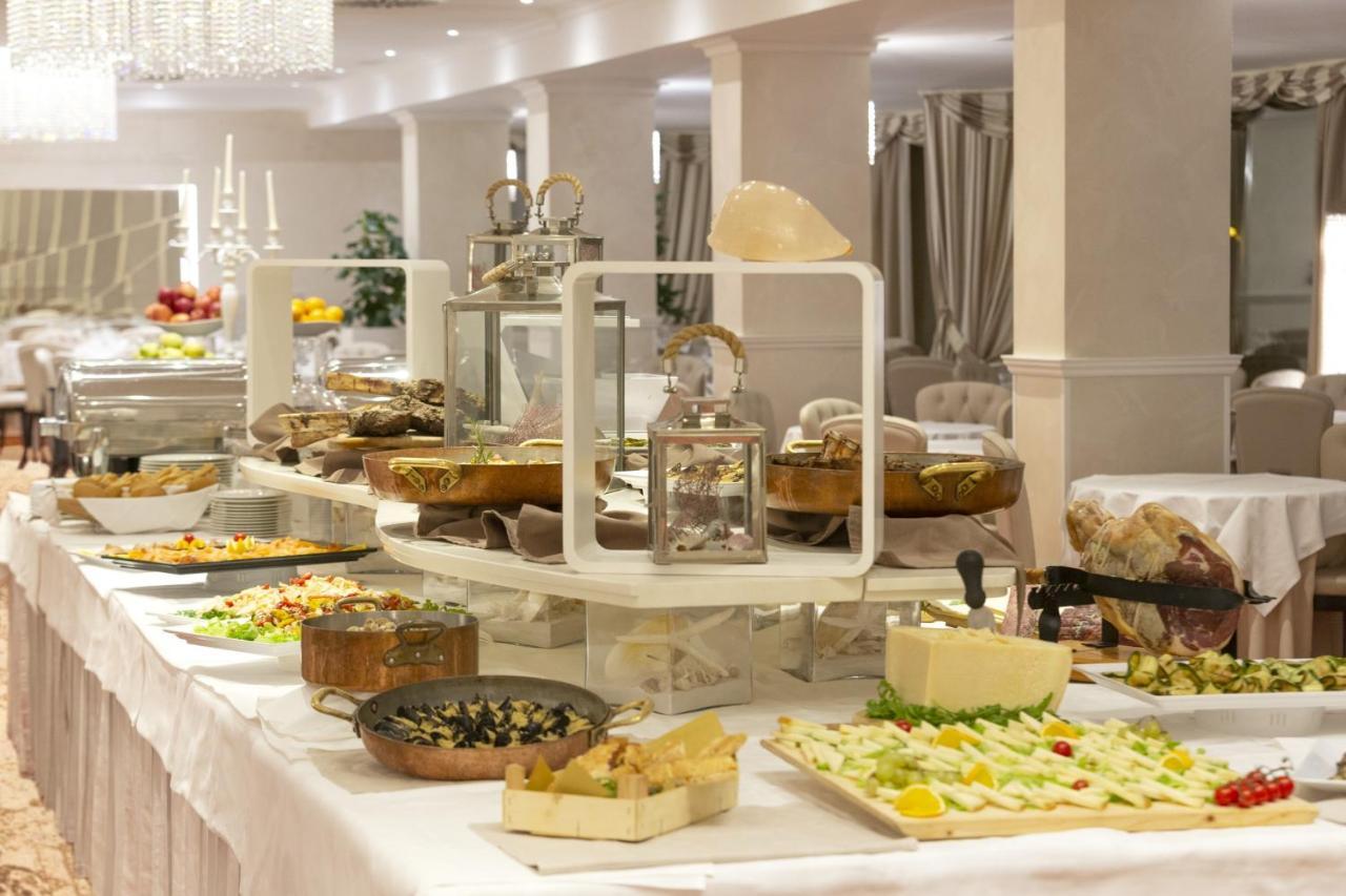 Hotel Sporting Rimini Esterno foto