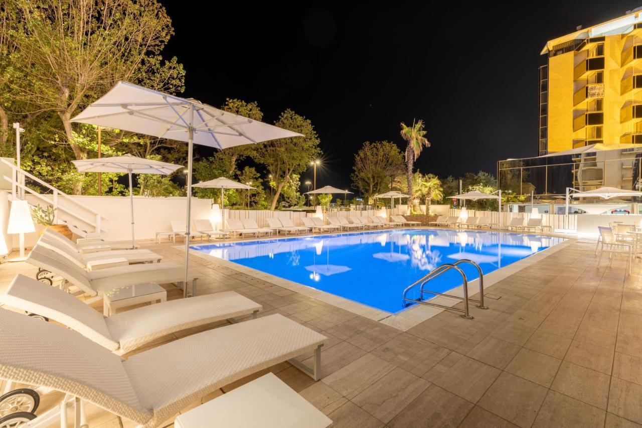 Hotel Sporting Rimini Esterno foto