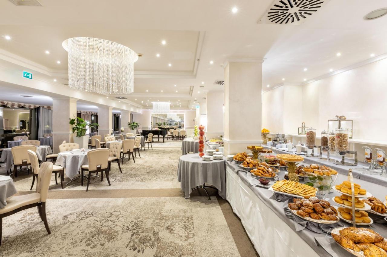 Hotel Sporting Rimini Esterno foto