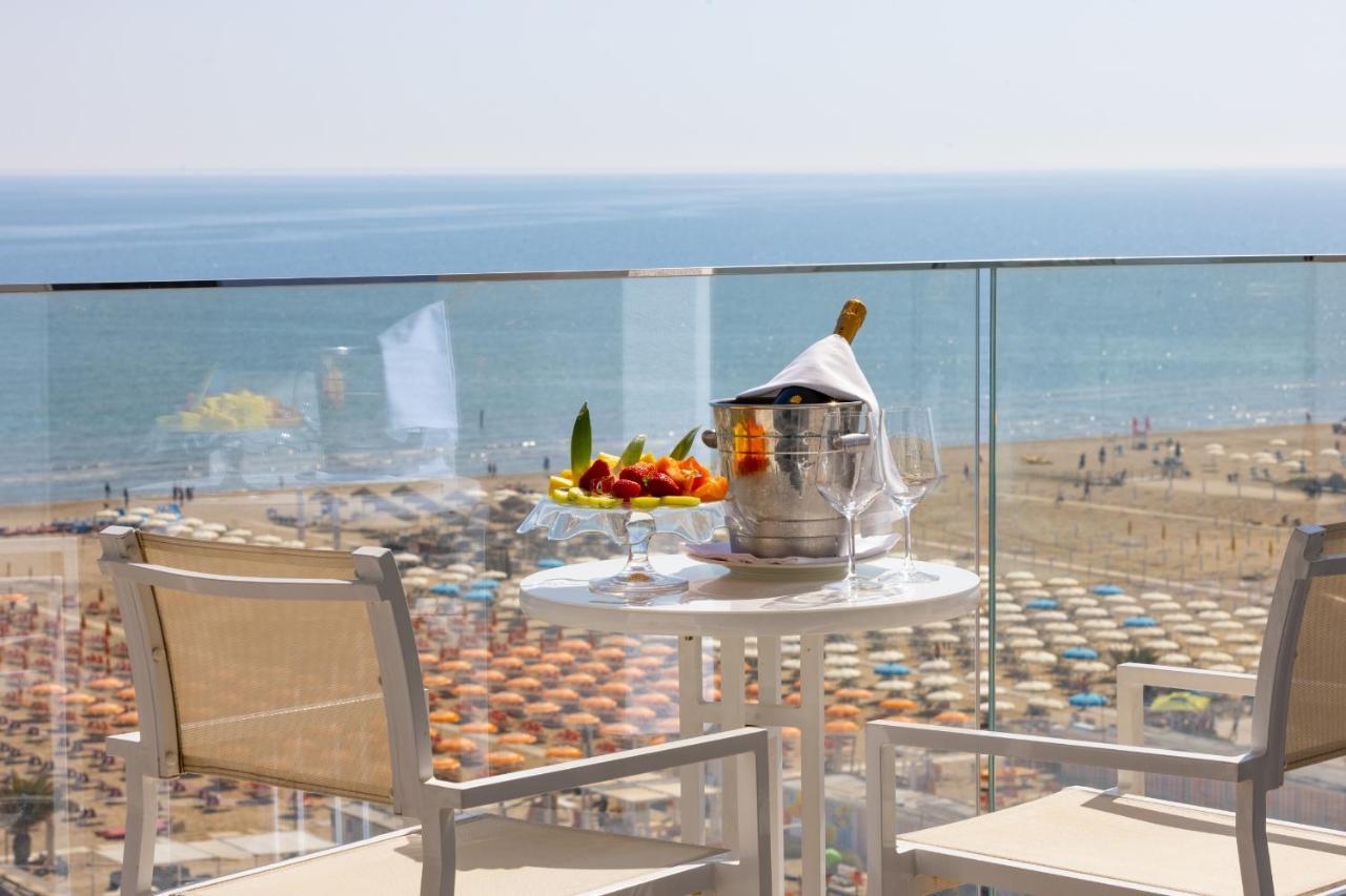 Hotel Sporting Rimini Esterno foto