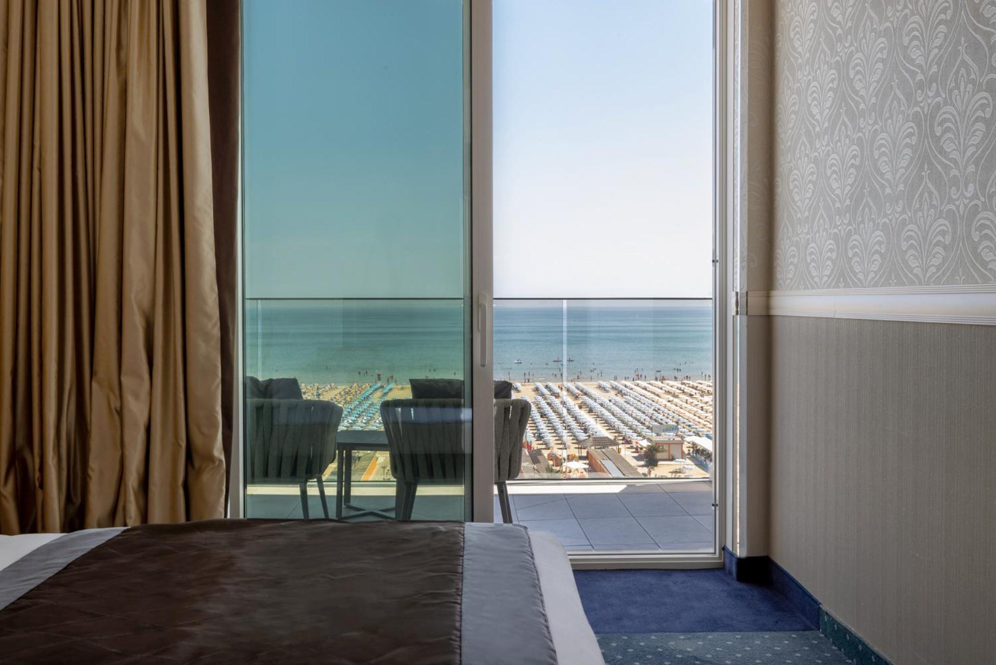 Hotel Sporting Rimini Esterno foto