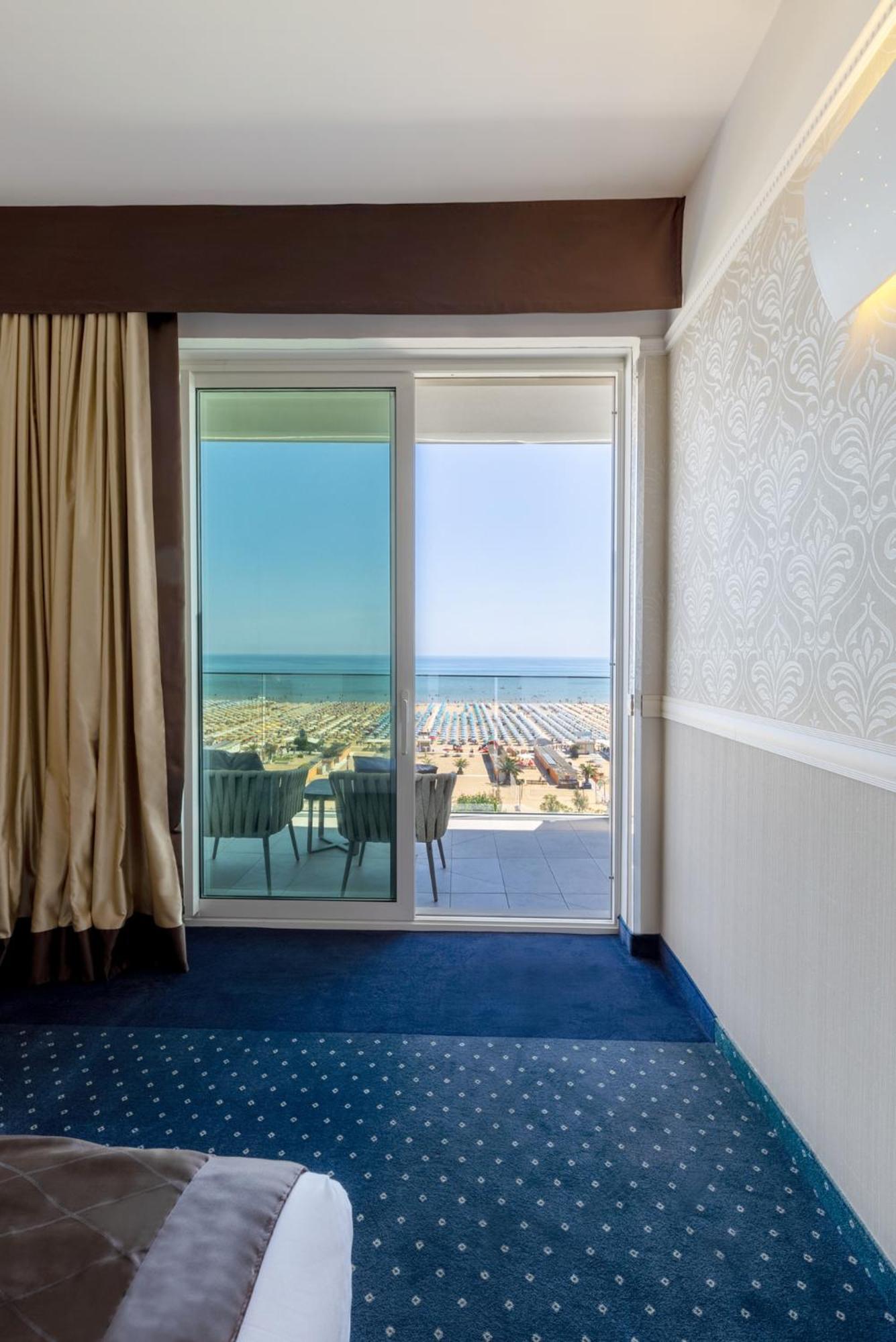 Hotel Sporting Rimini Esterno foto