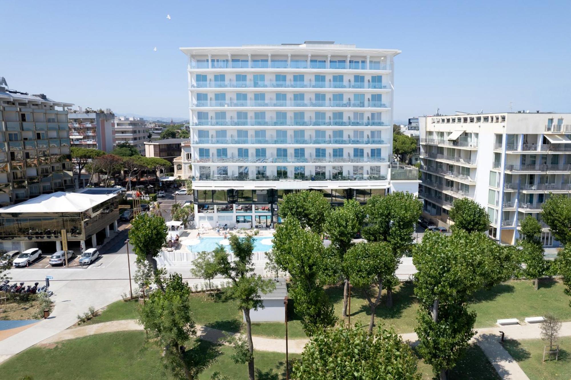 Hotel Sporting Rimini Esterno foto